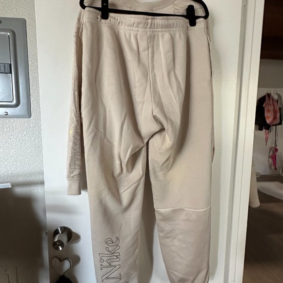 Joggers Nike Cream + Gold Metallic - US L - Picture 2 of 6